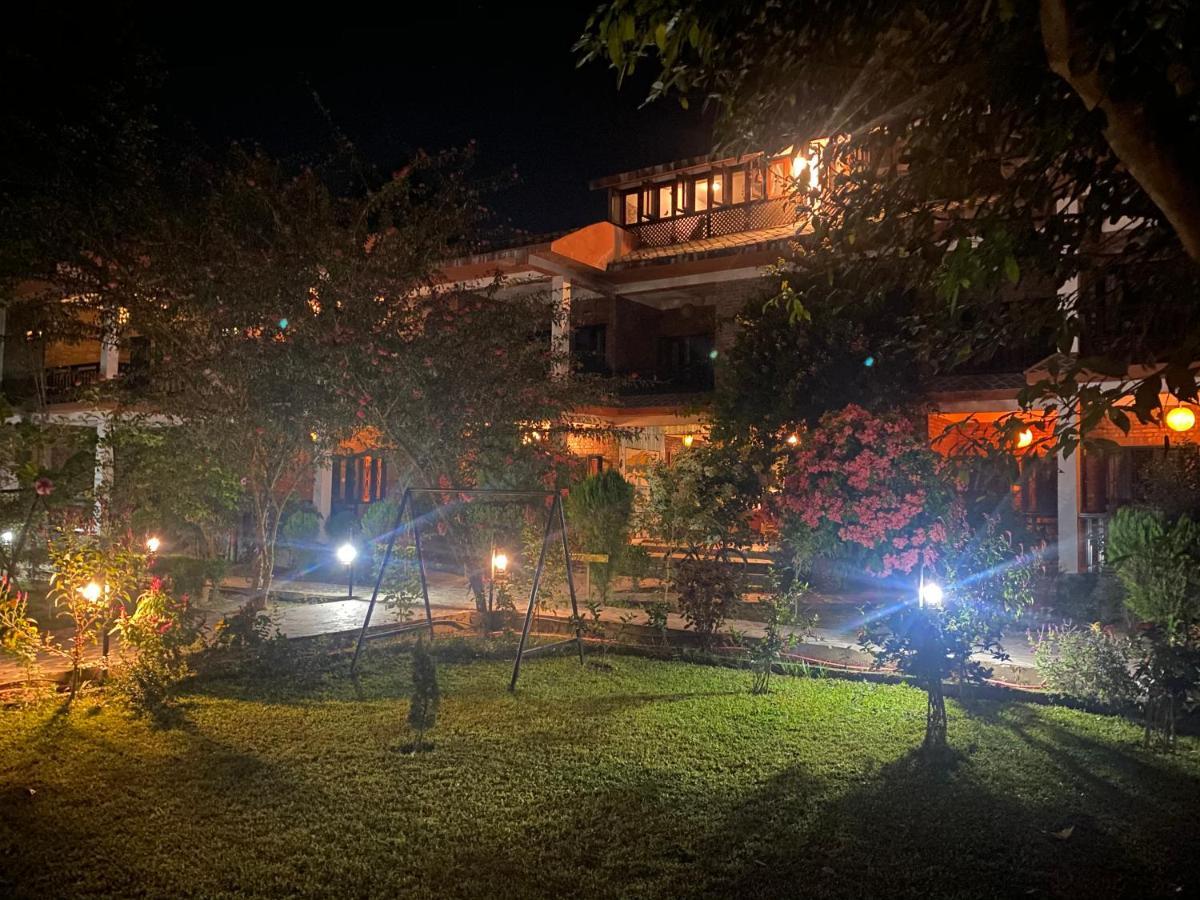 Chautari Garden Resort Sauraha Εξωτερικό φωτογραφία